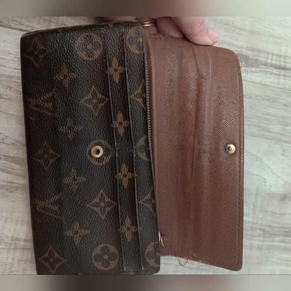 Louis Vuitton Long Wallet - Picture 6 of 12